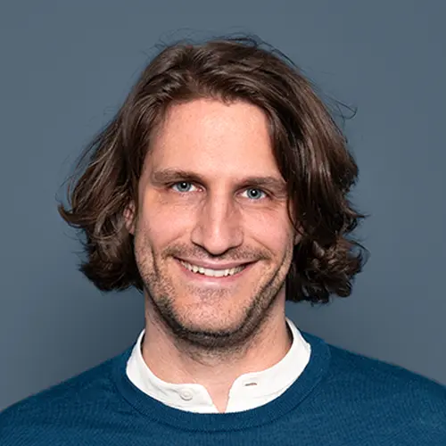 The picture shows a portrait of Konstantin Klamka.